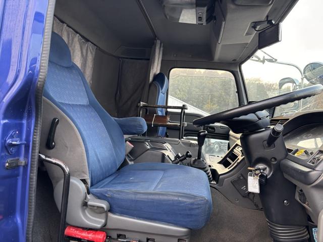 ギガ セーフティーローダー 重機運搬車 4軸低床 フジタボデー ウインチ ラジコン 自動あゆみ 8,800×2,490 車検付 F7 メッキパーツ リターダ 積載11.9t マニュアル 7速 ETC2.0 バックカメラ セフティーローダー(32枚目)