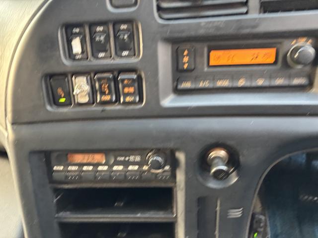 ギガ セーフティーローダー 重機運搬車 4軸低床 フジタボデー ウインチ ラジコン 自動あゆみ 8,800×2,490 車検付 F7 メッキパーツ リターダ 積載11.9t マニュアル 7速 ETC2.0 バックカメラ セフティーローダー(35枚目)