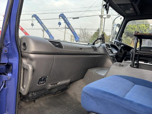 ギガ セーフティーローダー 重機運搬車 4軸低床 フジタボデー ウインチ ラジコン 自動あゆみ 8,800×2,490 車検付 F7 メッキパーツ リターダ 積載11.9t マニュアル 7速 ETC2.0 バックカメラ セフティーローダー(46枚目)