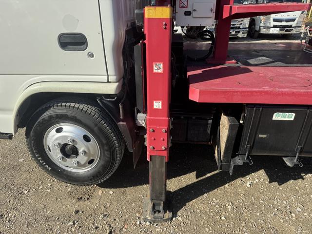 エルフトラック 高所作業車　アイチ　ＳＳ１２Ａ　作業床高さ１１．９ｍ　バケット２００ｋｇ　充電コンセント　アワメーター５４６８ｈ　走行４８千ｋｍ　Ｆ６　６速　マニュアル　ＥＴＣ１．０（19枚目）