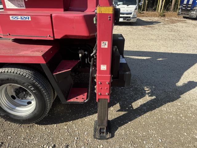 エルフトラック 高所作業車　アイチ　ＳＳ１２Ａ　作業床高さ１１．９ｍ　バケット２００ｋｇ　充電コンセント　アワメーター５４６８ｈ　走行４８千ｋｍ　Ｆ６　６速　マニュアル　ＥＴＣ１．０（20枚目）