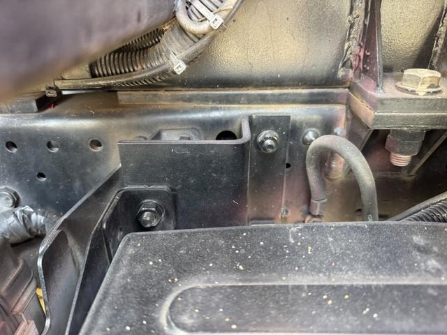 エルフトラック 高所作業車　アイチ　ＳＳ１２Ａ　作業床高さ１１．９ｍ　バケット２００ｋｇ　充電コンセント　アワメーター５４６８ｈ　走行４８千ｋｍ　Ｆ６　６速　マニュアル　ＥＴＣ１．０（27枚目）