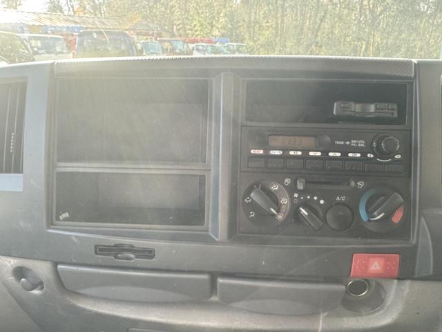 エルフトラック 高所作業車　アイチ　ＳＳ１２Ａ　作業床高さ１１．９ｍ　バケット２００ｋｇ　充電コンセント　アワメーター５４６８ｈ　走行４８千ｋｍ　Ｆ６　６速　マニュアル　ＥＴＣ１．０（37枚目）