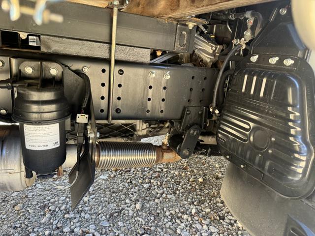 キャンター 木平 標準ロング 4,370×1,810 3方開 走行65千km 積載3t I5 5速 マニュアル 平ボデー 平ボディー 2t平 ETC1.0 キーレス ドラレコ メッキパーツ(15枚目)