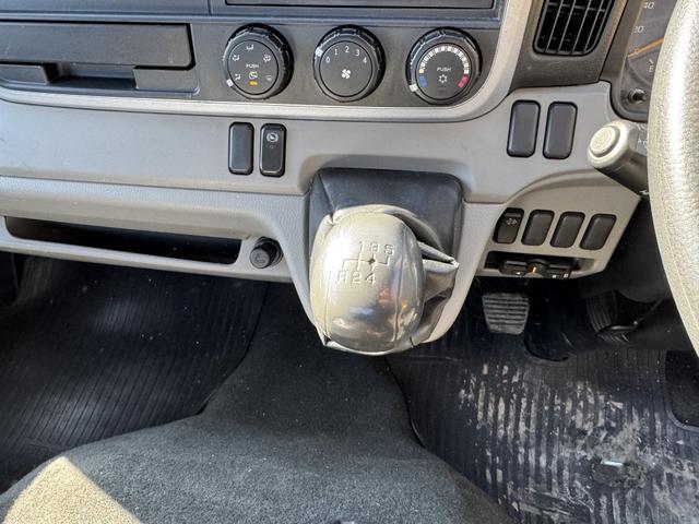 キャンター 木平 標準ロング 4,370×1,810 3方開 走行65千km 積載3t I5 5速 マニュアル 平ボデー 平ボディー 2t平 ETC1.0 キーレス ドラレコ メッキパーツ(28枚目)