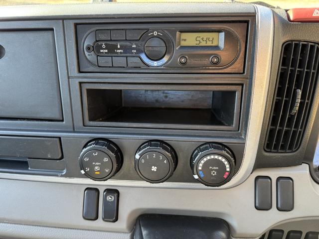 キャンター 木平 標準ロング 4,370×1,810 3方開 走行65千km 積載3t I5 5速 マニュアル 平ボデー 平ボディー 2t平 ETC1.0 キーレス ドラレコ メッキパーツ(29枚目)