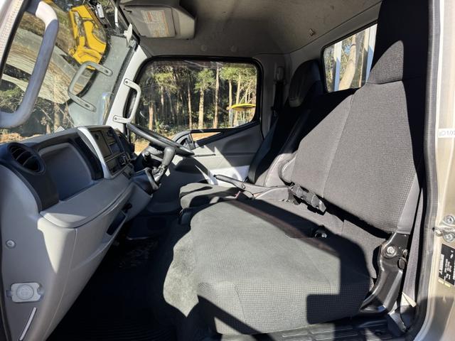 キャンター 木平 標準ロング 4,370×1,810 3方開 走行65千km 積載3t I5 5速 マニュアル 平ボデー 平ボディー 2t平 ETC1.0 キーレス ドラレコ メッキパーツ(31枚目)