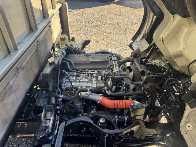 キャンター 木平 標準ロング 4,370×1,810 3方開 走行65千km 積載3t I5 5速 マニュアル 平ボデー 平ボディー 2t平 ETC1.0 キーレス ドラレコ メッキパーツ(33枚目)