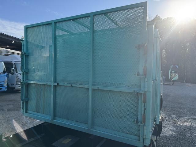 エルフトラック 巻込みパッカー　極東開発　ＧＢ３８－８２１Ｄ－Ｓ　３．８立米　連続スイッチ　走行７６千ｋｍ　積載２ｔ　Ｆ６　６速　マニュアル　塵芥車　巻き込み式　ゴミ収集車　回転板式　バックカメラ　ドラレコ（25枚目）