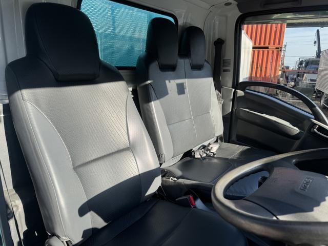 エルフトラック 巻込みパッカー　極東開発　ＧＢ３８－８２１Ｄ－Ｓ　３．８立米　連続スイッチ　走行７６千ｋｍ　積載２ｔ　Ｆ６　６速　マニュアル　塵芥車　巻き込み式　ゴミ収集車　回転板式　バックカメラ　ドラレコ（32枚目）