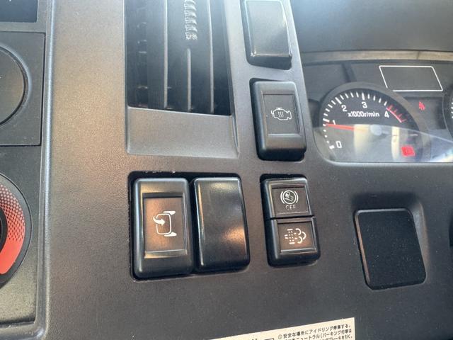 エルフトラック 巻込みパッカー　極東開発　ＧＢ３８－８２１Ｄ－Ｓ　３．８立米　連続スイッチ　走行７６千ｋｍ　積載２ｔ　Ｆ６　６速　マニュアル　塵芥車　巻き込み式　ゴミ収集車　回転板式　バックカメラ　ドラレコ（34枚目）