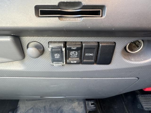 エルフトラック 巻込みパッカー　極東開発　ＧＢ３８－８２１Ｄ－Ｓ　３．８立米　連続スイッチ　走行７６千ｋｍ　積載２ｔ　Ｆ６　６速　マニュアル　塵芥車　巻き込み式　ゴミ収集車　回転板式　バックカメラ　ドラレコ（37枚目）