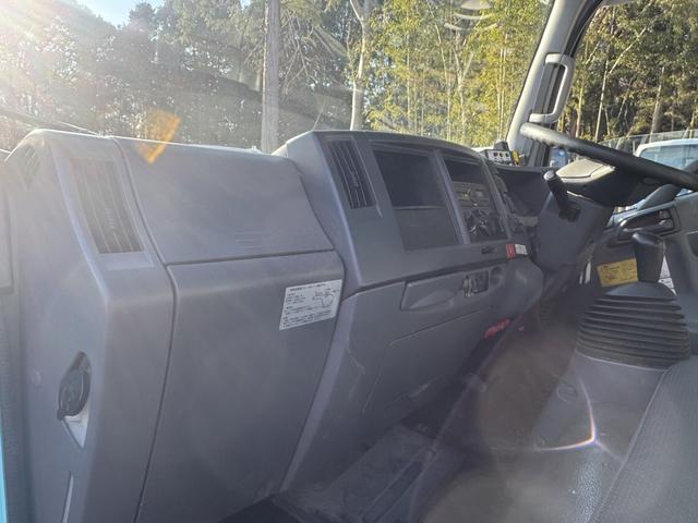 エルフトラック 巻込みパッカー　極東開発　ＧＢ３８－８２１Ｄ－Ｓ　３．８立米　連続スイッチ　走行７６千ｋｍ　積載２ｔ　Ｆ６　６速　マニュアル　塵芥車　巻き込み式　ゴミ収集車　回転板式　バックカメラ　ドラレコ（39枚目）