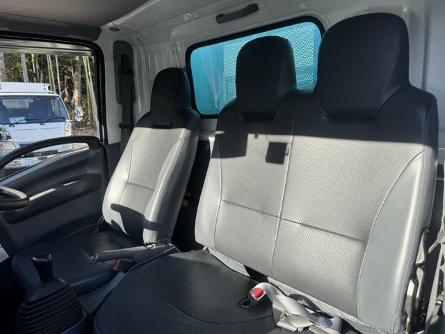 エルフトラック 巻込みパッカー　極東開発　ＧＢ３８－８２１Ｄ－Ｓ　３．８立米　連続スイッチ　走行７６千ｋｍ　積載２ｔ　Ｆ６　６速　マニュアル　塵芥車　巻き込み式　ゴミ収集車　回転板式　バックカメラ　ドラレコ（40枚目）