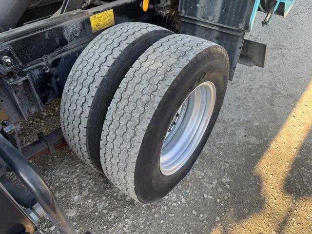 エルフトラック 巻込みパッカー　極東開発　ＧＢ３８－８２１Ｄ－Ｓ　３．８立米　連続スイッチ　走行７６千ｋｍ　積載２ｔ　Ｆ６　６速　マニュアル　塵芥車　巻き込み式　ゴミ収集車　回転板式　バックカメラ　ドラレコ（47枚目）