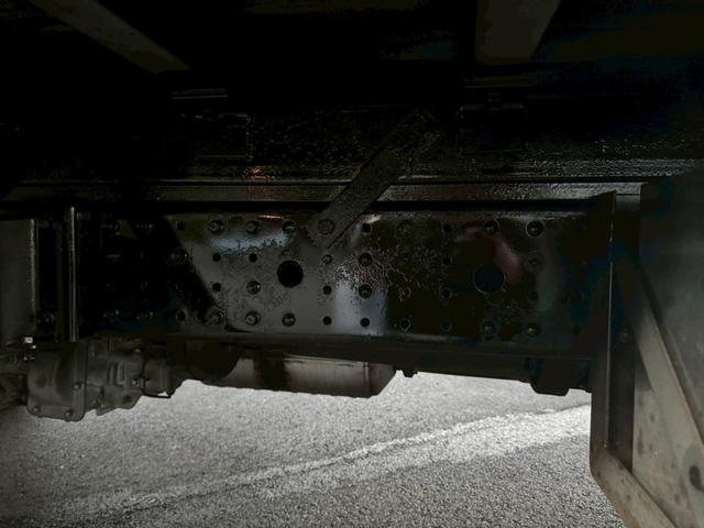 キャンター アルミブロック 標準ロング 新潟丸山車体 造りボデー 丸かんフック5対 4,350×1,800 走行45千km 積載3t シフト:デュオニック 2ペダル セミオートマ アルミアオリ 平ボディー アルミ平(16枚目)