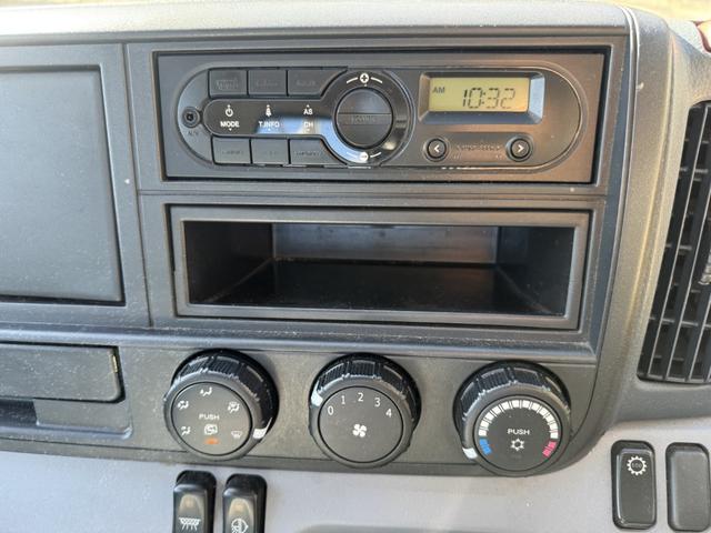 キャンター アルミブロック 標準ロング 新潟丸山車体 造りボデー 丸かんフック5対 4,350×1,800 走行45千km 積載3t シフト:デュオニック 2ペダル セミオートマ アルミアオリ 平ボディー アルミ平(30枚目)