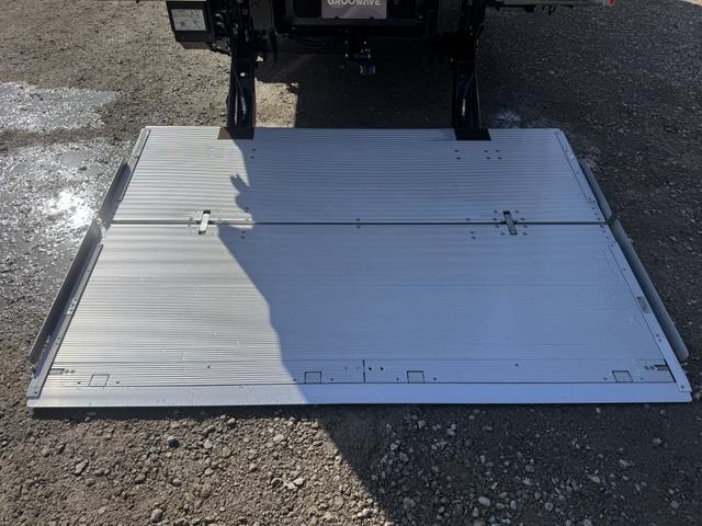 ヒノレンジャー 低温冷凍車 ワイド ベッド付 エアサス 240馬力 格納ゲート 菱重 TDJS50J-1L2 -30℃設定 エバハウス サイド観音扉 6,350×2,300×2,120 門口ステンレス 車検付 フルメッキ 積載2.15t F6 走行1千km(12枚目)