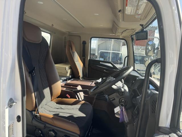 ヒノレンジャー 低温冷凍車 ワイド ベッド付 エアサス 240馬力 格納ゲート 菱重 TDJS50J-1L2 -30℃設定 エバハウス サイド観音扉 6,350×2,300×2,120 門口ステンレス 車検付 フルメッキ 積載2.15t F6 走行1千km(35枚目)