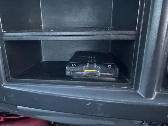 エルフトラック 散水車　ワイド　極東開発　ＬＨ０４－３０２Ｒ　前後散水　サブエンジン式　容量４０００Ｌ　吸入ホース　走行２７千ｋｍ　積載４ｔ　Ｆ６　６速　マニュアル　ＥＴＣ１．０（27枚目）