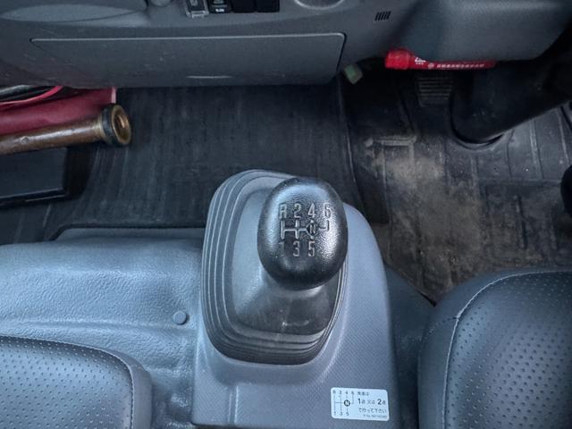 エルフトラック 散水車　ワイド　極東開発　ＬＨ０４－３０２Ｒ　前後散水　サブエンジン式　容量４０００Ｌ　吸入ホース　走行２７千ｋｍ　積載４ｔ　Ｆ６　６速　マニュアル　ＥＴＣ１．０（33枚目）