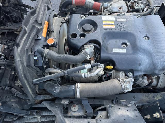 エルフトラック 散水車　ワイド　極東開発　ＬＨ０４－３０２Ｒ　前後散水　サブエンジン式　容量４０００Ｌ　吸入ホース　走行２７千ｋｍ　積載４ｔ　Ｆ６　６速　マニュアル　ＥＴＣ１．０（38枚目）