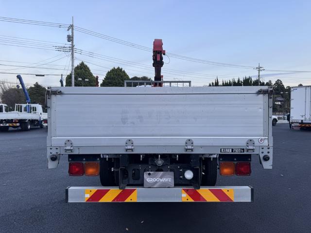 フォワード 2.9t吊4段クレーン アルミブロック 古河ユニック URV374 フックイン ラジコン 差し違いアウトリガー 車検付 走行22千km 積載2.35t F6 6速 マニュアル 吊t数2.9t吊 4段ブーム 送信機 UNIC(9枚目)