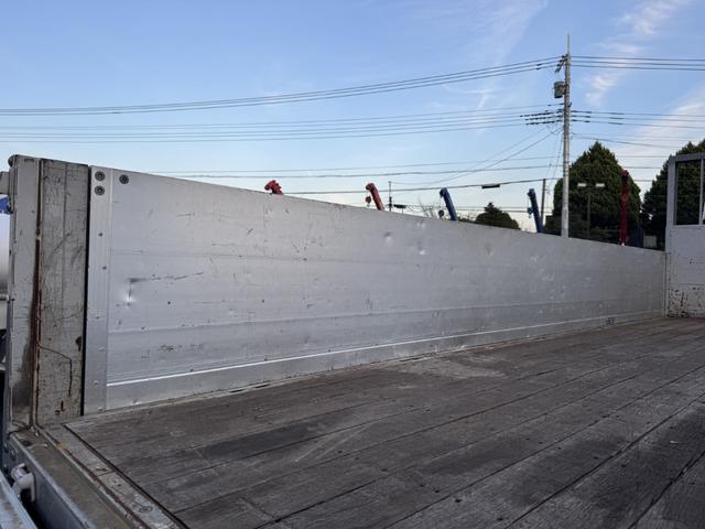 フォワード 2.9t吊4段クレーン アルミブロック 古河ユニック URV374 フックイン ラジコン 差し違いアウトリガー 車検付 走行22千km 積載2.35t F6 6速 マニュアル 吊t数2.9t吊 4段ブーム 送信機 UNIC(11枚目)