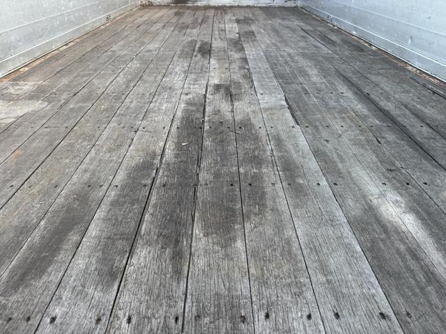 フォワード 2.9t吊4段クレーン アルミブロック 古河ユニック URV374 フックイン ラジコン 差し違いアウトリガー 車検付 走行22千km 積載2.35t F6 6速 マニュアル 吊t数2.9t吊 4段ブーム 送信機 UNIC(13枚目)