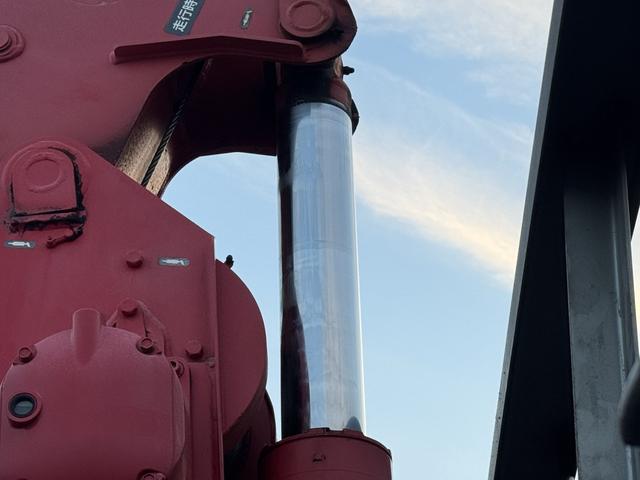 フォワード 2.9t吊4段クレーン アルミブロック 古河ユニック URV374 フックイン ラジコン 差し違いアウトリガー 車検付 走行22千km 積載2.35t F6 6速 マニュアル 吊t数2.9t吊 4段ブーム 送信機 UNIC(18枚目)