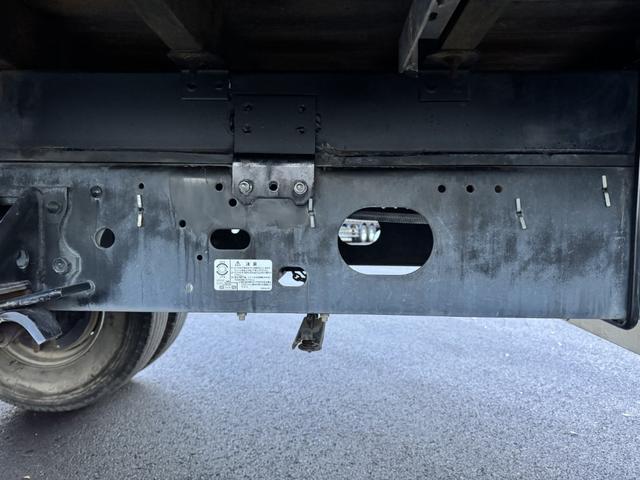 フォワード 2.9t吊4段クレーン アルミブロック 古河ユニック URV374 フックイン ラジコン 差し違いアウトリガー 車検付 走行22千km 積載2.35t F6 6速 マニュアル 吊t数2.9t吊 4段ブーム 送信機 UNIC(29枚目)