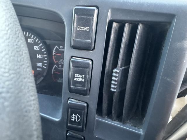 フォワード 2.9t吊4段クレーン アルミブロック 古河ユニック URV374 フックイン ラジコン 差し違いアウトリガー 車検付 走行22千km 積載2.35t F6 6速 マニュアル 吊t数2.9t吊 4段ブーム 送信機 UNIC(38枚目)