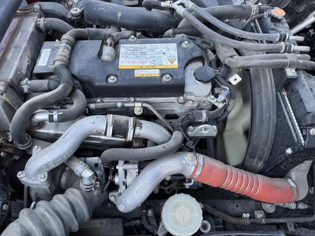 フォワード 2.9t吊4段クレーン アルミブロック 古河ユニック URV374 フックイン ラジコン 差し違いアウトリガー 車検付 走行22千km 積載2.35t F6 6速 マニュアル 吊t数2.9t吊 4段ブーム 送信機 UNIC(43枚目)