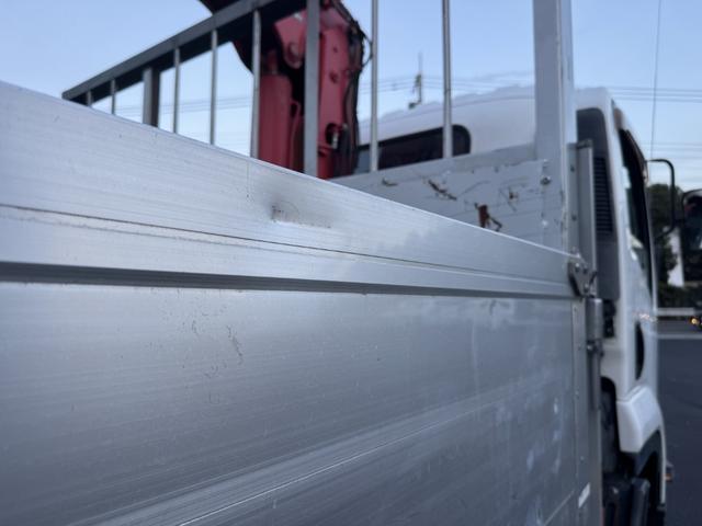 フォワード 2.9t吊4段クレーン アルミブロック 古河ユニック URV374 フックイン ラジコン 差し違いアウトリガー 車検付 走行22千km 積載2.35t F6 6速 マニュアル 吊t数2.9t吊 4段ブーム 送信機 UNIC(52枚目)