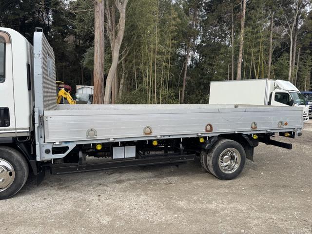 エルフトラック アルミブロック 標準ロング 4,360×1,800 ロープ穴5対 走行33千km フルメッキ 積載2t F5 5速 マニュアル アルミアオリ 平ボデー 平ボディー アルミ平 アルミB ETC1.0 アイドリングストップ(7枚目)