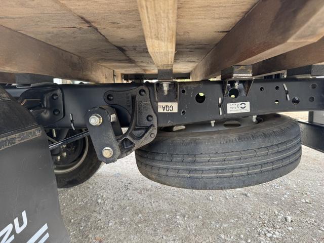 エルフトラック アルミブロック 標準ロング 4,360×1,800 ロープ穴5対 走行33千km フルメッキ 積載2t F5 5速 マニュアル アルミアオリ 平ボデー 平ボディー アルミ平 アルミB ETC1.0 アイドリングストップ(15枚目)