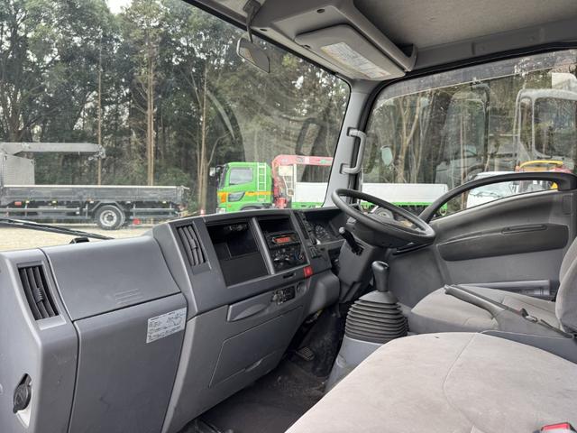 エルフトラック アルミブロック 標準ロング 4,360×1,800 ロープ穴5対 走行33千km フルメッキ 積載2t F5 5速 マニュアル アルミアオリ 平ボデー 平ボディー アルミ平 アルミB ETC1.0 アイドリングストップ(33枚目)