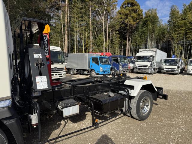 ヒノレンジャー フックロール ハイパースイング 極東開発 JM04-55 ツインホイスト キャブバックステップ 走行83千km フルメッキ 積載3.9t F6 6速 マニュアル 脱着装置付コンテナ専用車 アームロール ETC1.0(8枚目)