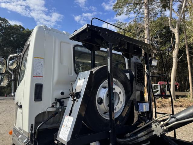 ヒノレンジャー フックロール ハイパースイング 極東開発 JM04-55 ツインホイスト キャブバックステップ 走行83千km フルメッキ 積載3.9t F6 6速 マニュアル 脱着装置付コンテナ専用車 アームロール ETC1.0(17枚目)