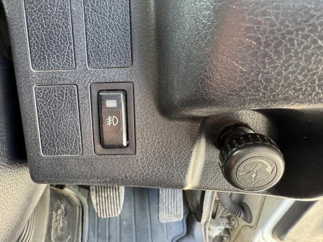 ヒノレンジャー フックロール ハイパースイング 極東開発 JM04-55 ツインホイスト キャブバックステップ 走行83千km フルメッキ 積載3.9t F6 6速 マニュアル 脱着装置付コンテナ専用車 アームロール ETC1.0(31枚目)