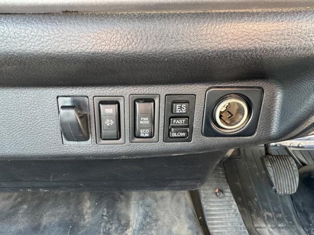 ヒノレンジャー フックロール ハイパースイング 極東開発 JM04-55 ツインホイスト キャブバックステップ 走行83千km フルメッキ 積載3.9t F6 6速 マニュアル 脱着装置付コンテナ専用車 アームロール ETC1.0(34枚目)