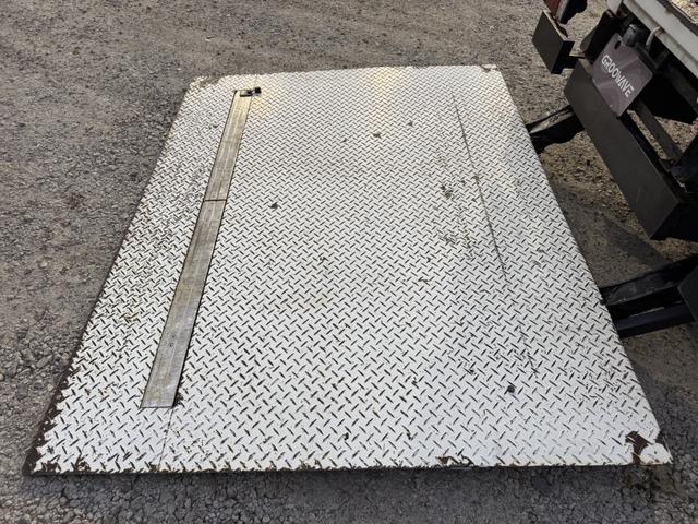 エルフトラック 2.6t吊4段クレーン 木平 ワイド超ロング パワーゲート タダノ ZE264HRU フックイン ラジコン 4,340×2,080 積載2.95t F6 6速 マニュアル ゲート付 パワーゲートラジコン 吊t数2.6t吊 4段ブーム 送信機 ETC1.0(12枚目)