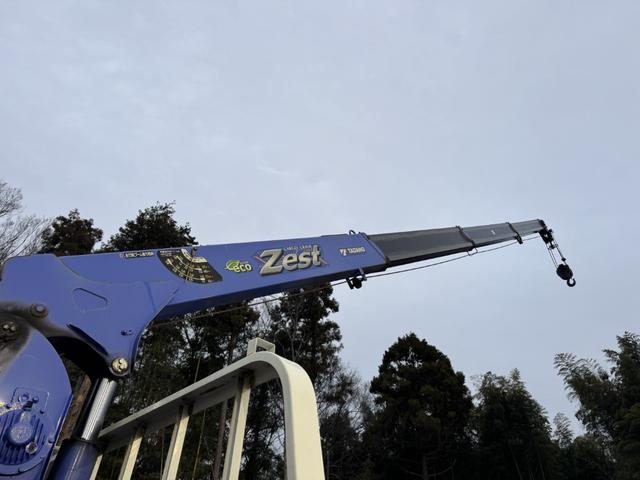 エルフトラック 2.6t吊4段クレーン 木平 ワイド超ロング パワーゲート タダノ ZE264HRU フックイン ラジコン 4,340×2,080 積載2.95t F6 6速 マニュアル ゲート付 パワーゲートラジコン 吊t数2.6t吊 4段ブーム 送信機 ETC1.0(18枚目)