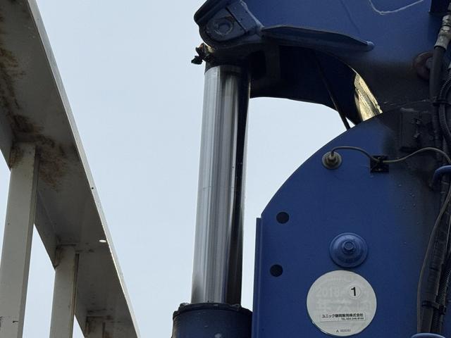 エルフトラック 2.6t吊4段クレーン 木平 ワイド超ロング パワーゲート タダノ ZE264HRU フックイン ラジコン 4,340×2,080 積載2.95t F6 6速 マニュアル ゲート付 パワーゲートラジコン 吊t数2.6t吊 4段ブーム 送信機 ETC1.0(20枚目)