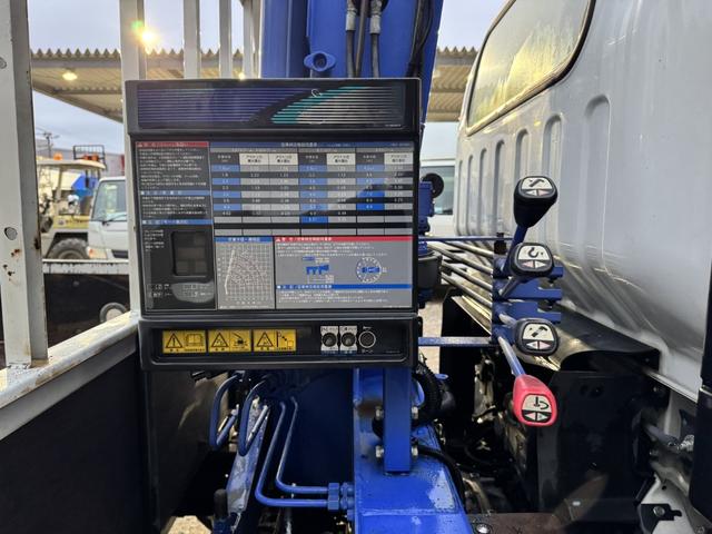 エルフトラック 2.6t吊4段クレーン 木平 ワイド超ロング パワーゲート タダノ ZE264HRU フックイン ラジコン 4,340×2,080 積載2.95t F6 6速 マニュアル ゲート付 パワーゲートラジコン 吊t数2.6t吊 4段ブーム 送信機 ETC1.0(21枚目)