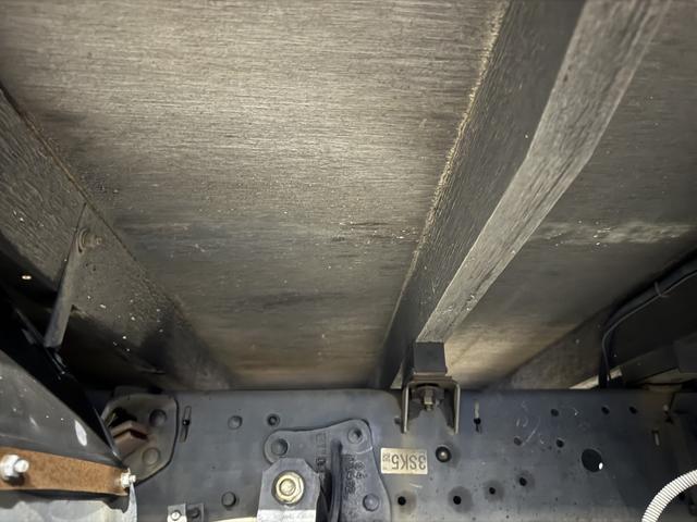 エルフトラック 2.6t吊4段クレーン 木平 ワイド超ロング パワーゲート タダノ ZE264HRU フックイン ラジコン 4,340×2,080 積載2.95t F6 6速 マニュアル ゲート付 パワーゲートラジコン 吊t数2.6t吊 4段ブーム 送信機 ETC1.0(33枚目)