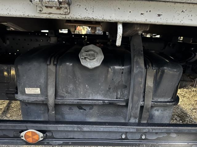 エルフトラック 2.6t吊4段クレーン 木平 ワイド超ロング パワーゲート タダノ ZE264HRU フックイン ラジコン 4,340×2,080 積載2.95t F6 6速 マニュアル ゲート付 パワーゲートラジコン 吊t数2.6t吊 4段ブーム 送信機 ETC1.0(35枚目)