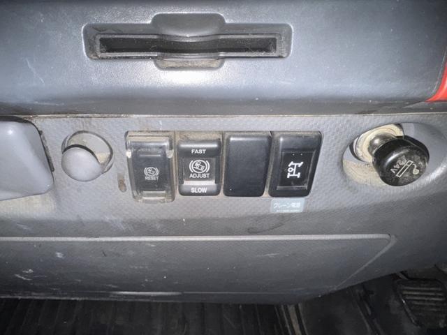 エルフトラック 2.6t吊4段クレーン 木平 ワイド超ロング パワーゲート タダノ ZE264HRU フックイン ラジコン 4,340×2,080 積載2.95t F6 6速 マニュアル ゲート付 パワーゲートラジコン 吊t数2.6t吊 4段ブーム 送信機 ETC1.0(41枚目)