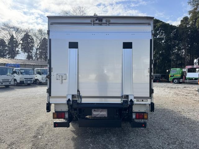 エルフトラック アルミバン ワイドロング パワーゲート 太陽ボデー 4,190×2,100×1,650 リア観音扉 ラッシング1段 新明和 ゲート付 積載2t F6 6速 マニュアル バックカメラ キーレス アイドリングストップ ドラレコ(9枚目)