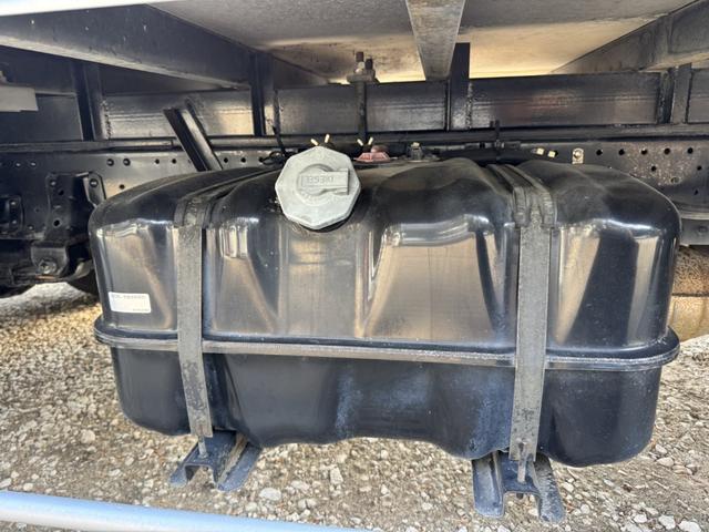 エルフトラック アルミバン ワイドロング パワーゲート 太陽ボデー 4,190×2,100×1,650 リア観音扉 ラッシング1段 新明和 ゲート付 積載2t F6 6速 マニュアル バックカメラ キーレス アイドリングストップ ドラレコ(28枚目)